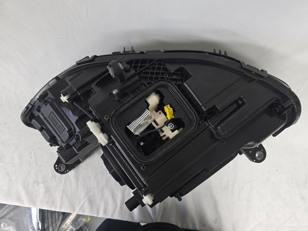 🚗🚗 Mercedes-Benz CLS C257 W257 MultiBeam LED RIGHT USED OEM A2579068400