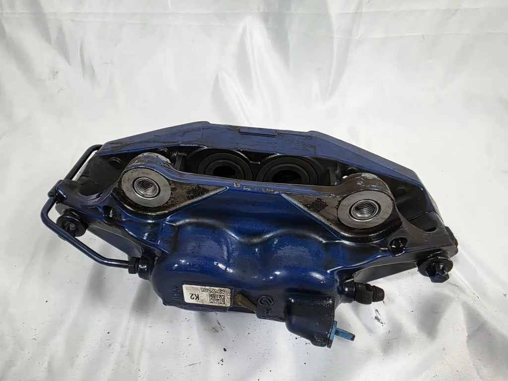 BMW G20 G22 G23 G26 G30 M340 M440 Front Right Passenger Brake Caliper Blue OEM