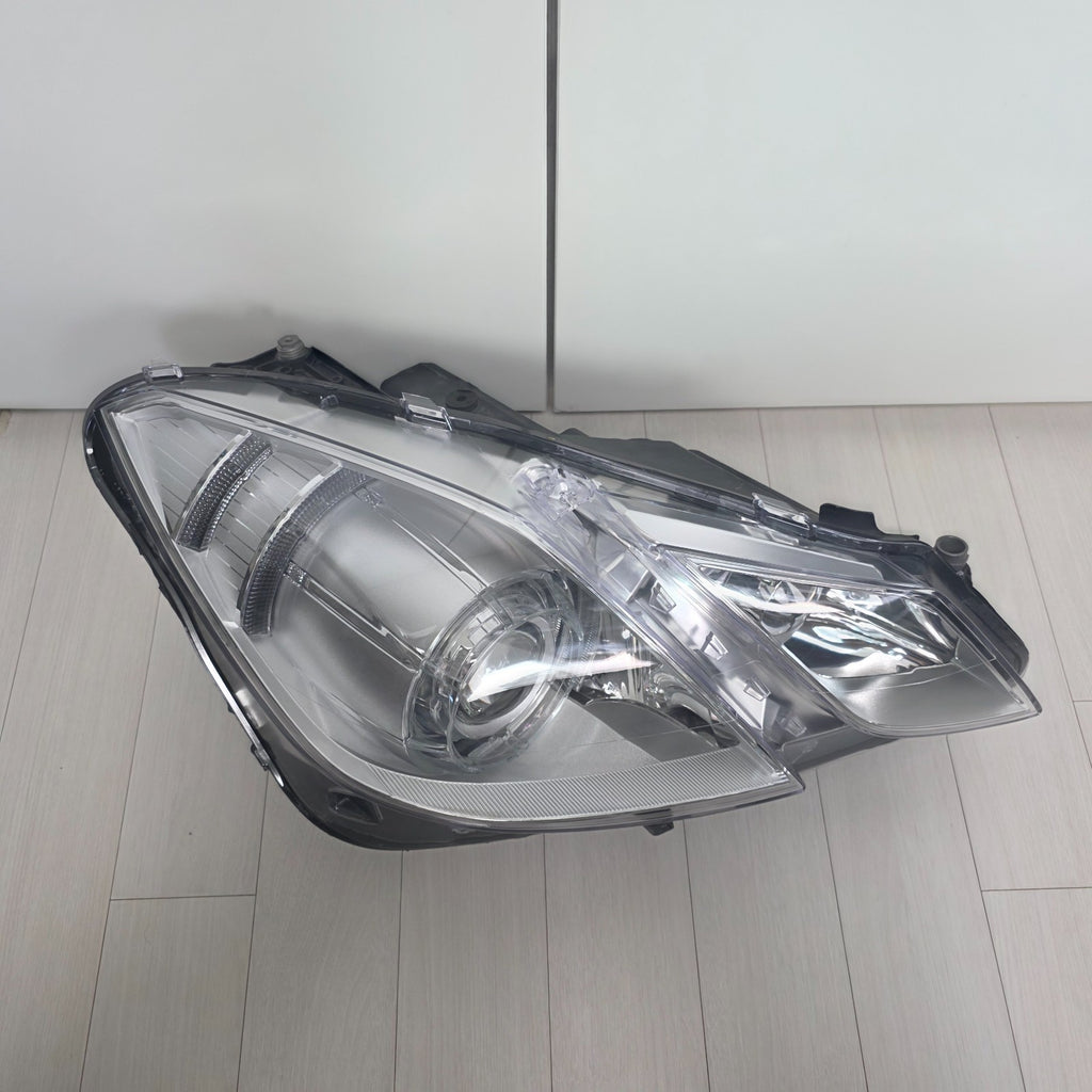 Mercedes-Benz W207 E200 E260 HID Xenon RIGHT headlight OEM GENUINE A2078200259