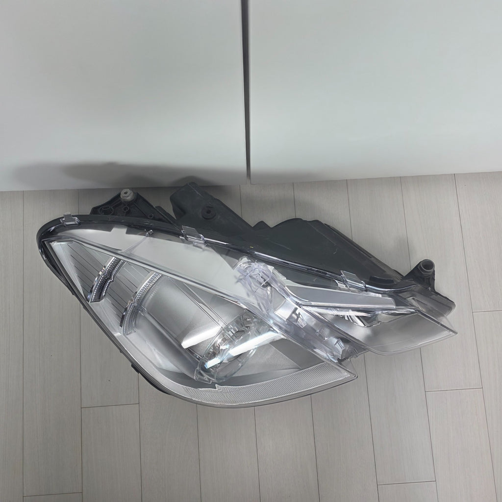 Mercedes-Benz W207 E200 E260 HID Xenon RIGHT headlight OEM GENUINE A2078200259