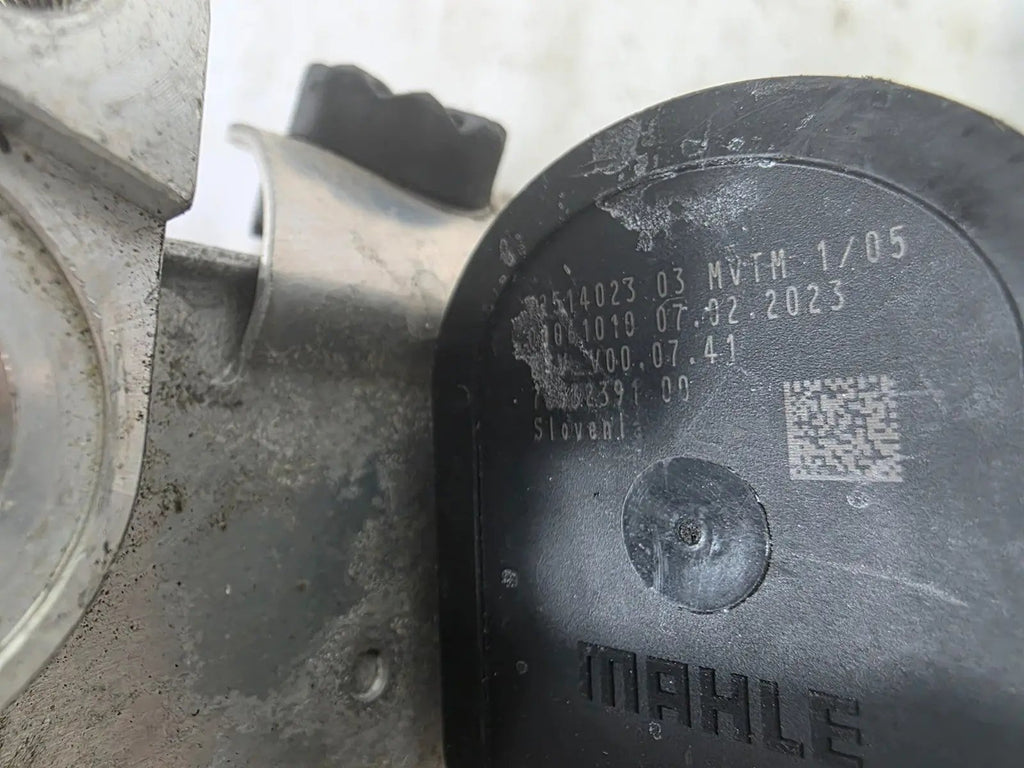 BMW i7 G70 HVAC Chiller Heat Exchanger Cooler OEM 9871699 6450987169903