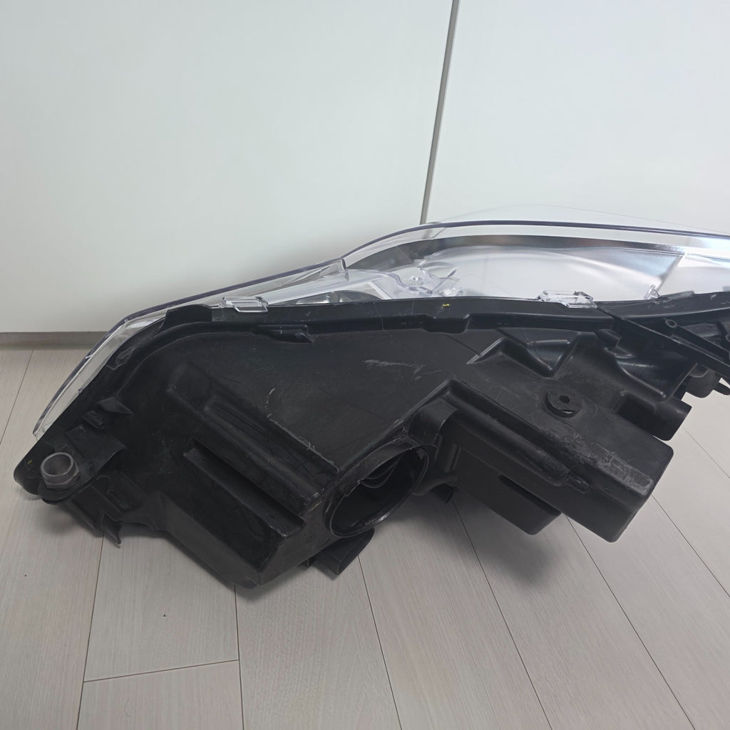 Mercedes-Benz W207 E200 E260 HID Xenon RIGHT headlight OEM GENUINE A2078200259