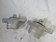 Load image into Gallery viewer, Maserati Ghibli Quattroporte NEW Left Right Motor Mount Pair 3.0 V6 670004870