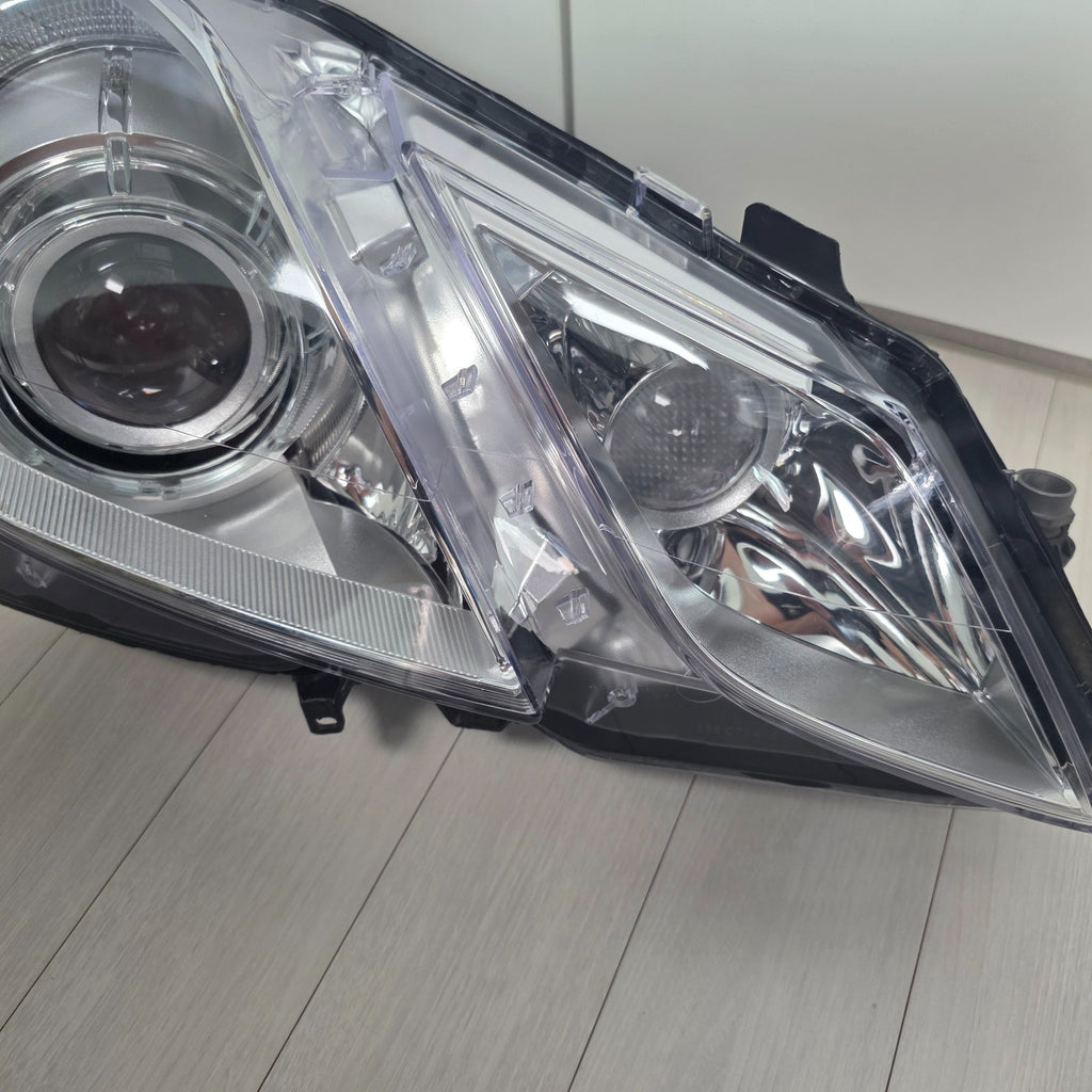 Mercedes-Benz W207 E200 E260 HID Xenon RIGHT headlight OEM GENUINE A2078200259