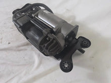 Load image into Gallery viewer, BMW X5 X6 F15 F16 F85 F86 AIR SUSPENSION COMPRESSOR WABCO GENUINE OEM 6875177