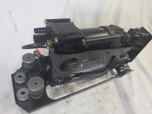 Load image into Gallery viewer, 2011-2015 BMW 740LI F01 F02 AIR SUSPENSION RIDE COMPRESSOR PUMP OEM 6875176