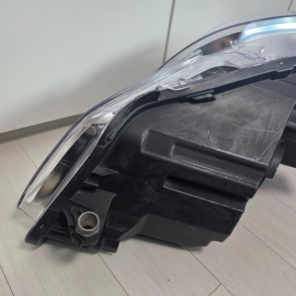 Mercedes-Benz W207 E200 E260 HID Xenon RIGHT headlight OEM GENUINE A2078200259